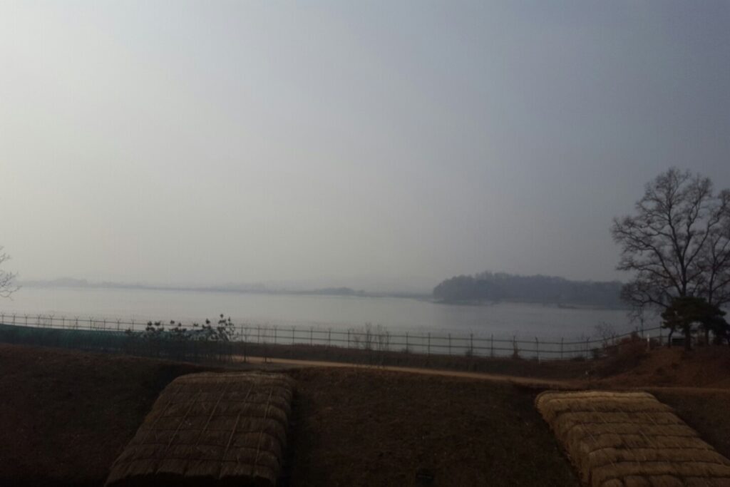 barbed-wire-fence-north-korea-border Military barbed-wire fence near the North Korean border at Ganghwa Island Mudflat