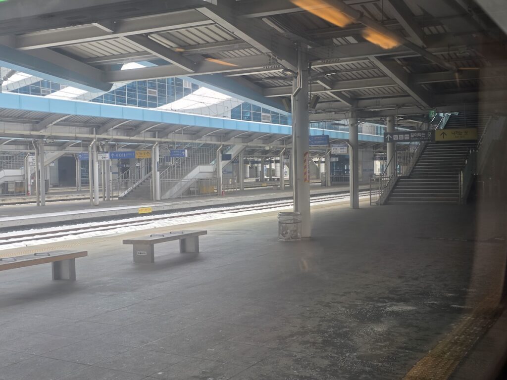 camp-humphreys-to-seoul-pyeongtaekjije-station-platform A train platform near PyeongtaekJije Station, an important stop for the Camp Humphreys to Seoul route
