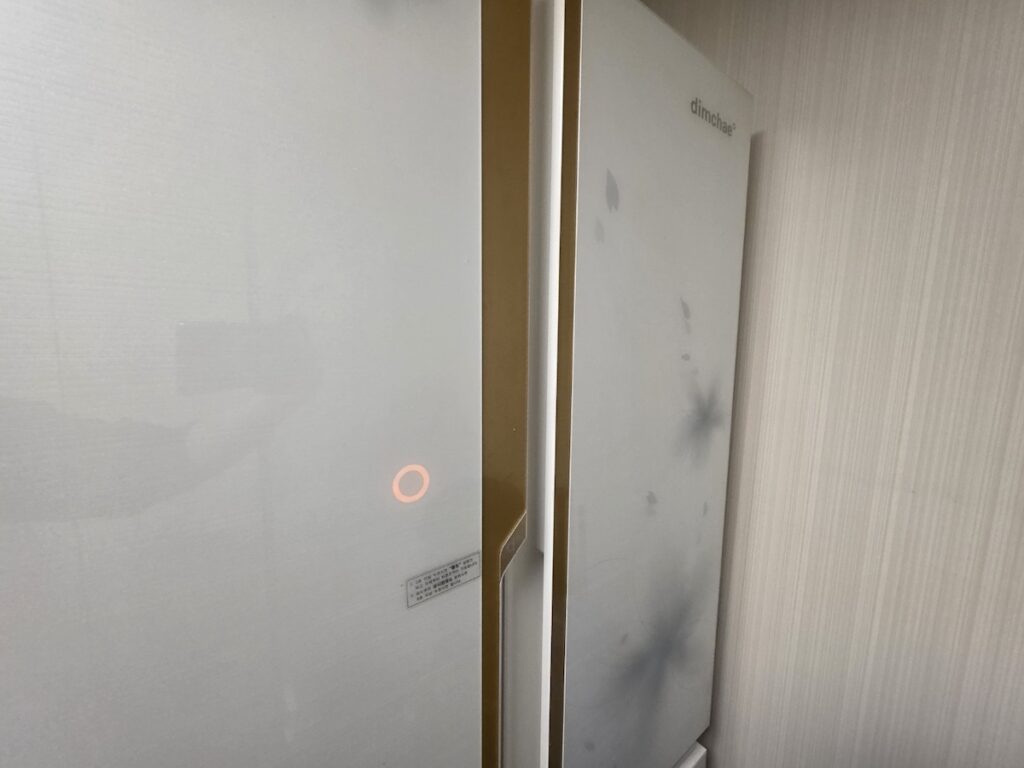 dimchae-kimchi-refrigerator-exterior-design Exterior of a Dimchae kimchi refrigerator, the leading brand in Korea, featuring a sleek design for modern kitchens.