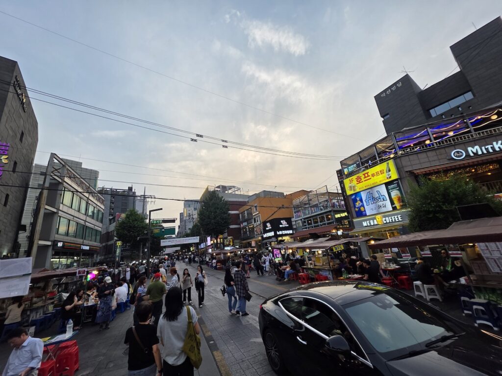 jongno-3-ga-exit-4-korean-outdoor-drinking-culture Jongno 3-ga Station Exit 4 at dusk, the entry point to Seoul's Korean outdoor drinking culture