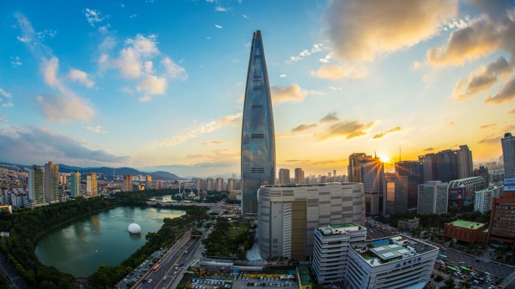 lotte-tower-seoul-skyline-2025 Seoul skyline with Lotte World Tower at sunset – Citygram Seoul travel guide 2025