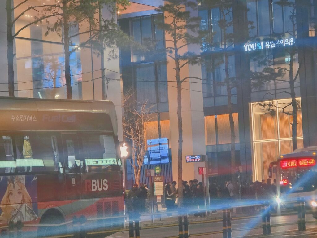 Seoul Climate Card vs T-Money Card transportation experience in central Seoul at night