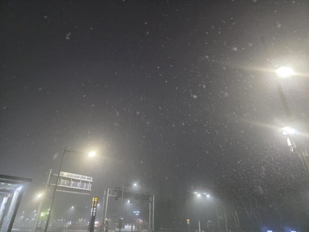 south-korea-winter-jackpot-snowfall Close-up of the "Snow Jackpot" mentioned in the Korea Travel: Seoul Snow Season Guide.