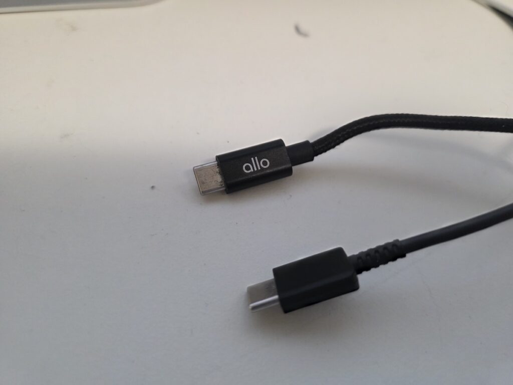 usb-c-to-c-charging-cable-korea-adapter-guide A high-quality black USB C-to-C charging cable used for the Korea Travel Adapter Guide tactical power plan.